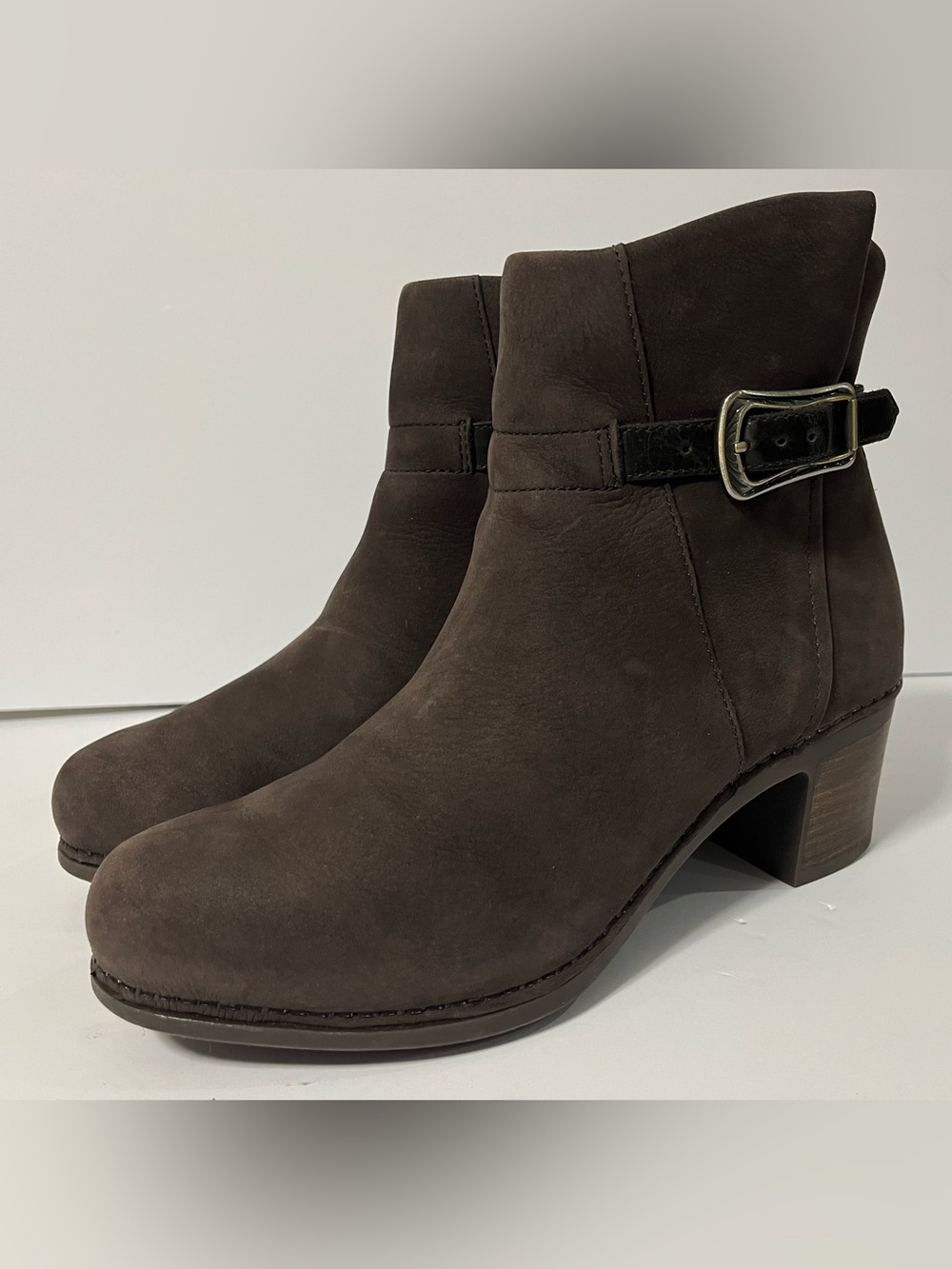 DANSKO Hartley Beown Nubuck Boot US 8.5-9 EU39 Womens Zip Heel Ankle Boots Clogs